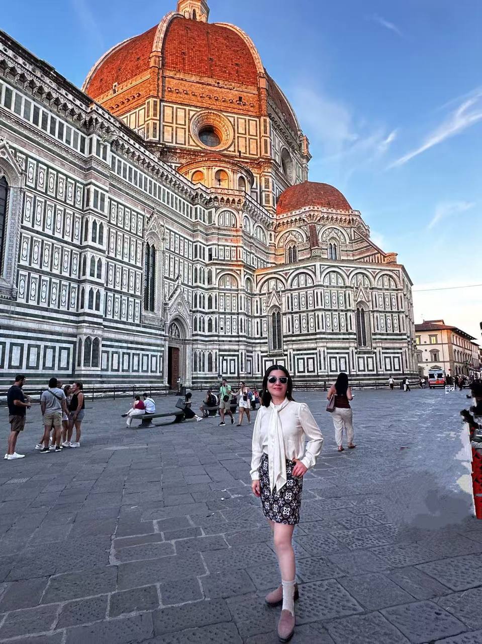 Duomo 前的旅途留影。