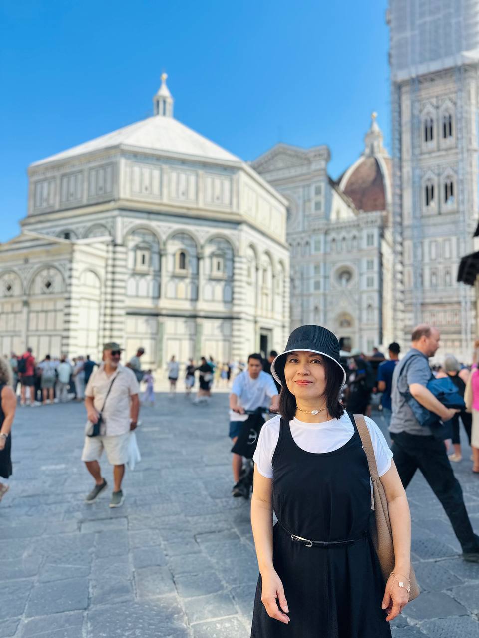 Florence 街区中的步行片段。