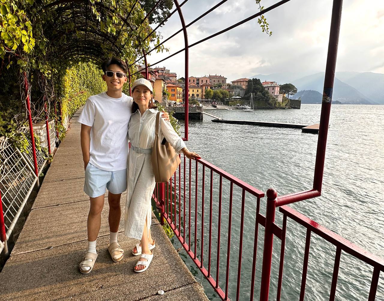 Mandello del Lario 夜里安静的街巷。